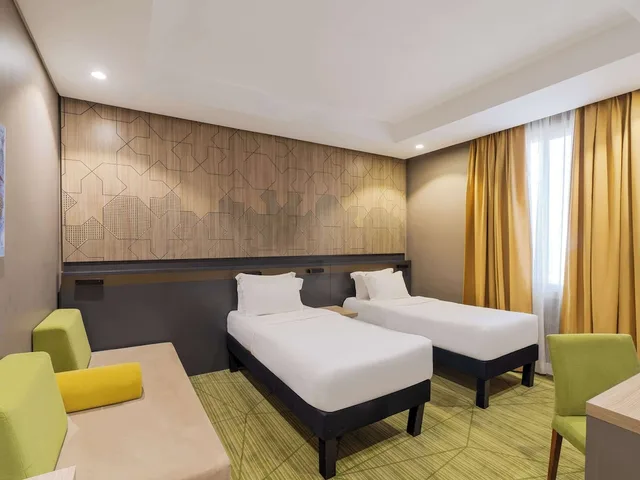 Family, Quadruple, 1 Double and 3 Single Beds، إيبيس ستايلز مكة(Ibis Styles Makkah) 3/7