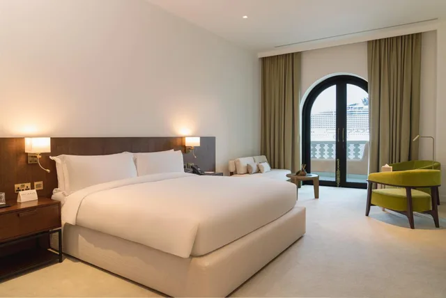 جناح سوبيريور بإطلالة على البحر، Mina Hotel and Residences 1/7