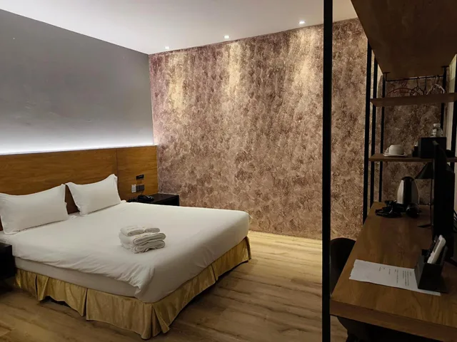 Deluxe, Double Bed, No Window، Roxy Hotel Padungan 3/7
