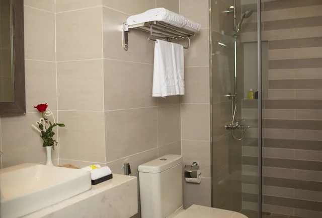 غرفة ديلوكس بسريرين منفصلين بإطلالة على البحر، Areca Hotel Nha Trang 6/7
