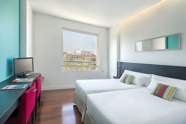 غرفة بسرير مزدوج أو سريرين منفصلين بحوض جاكوزي، Sea You Hotel Port Valencia 1/3