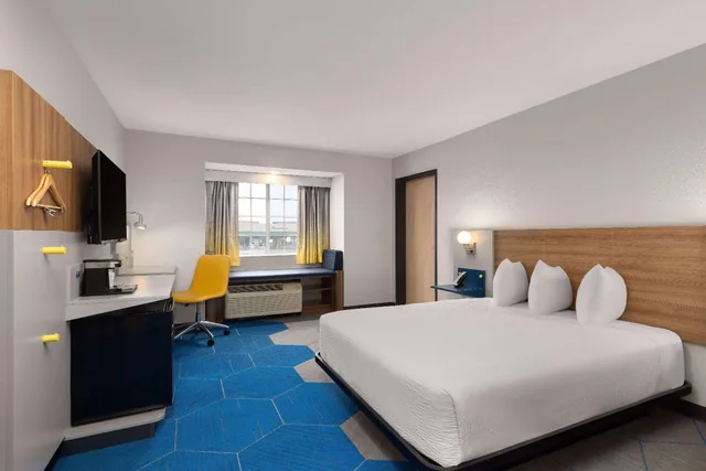 غرفة بسرير كوين لذوي الإعاقة، Microtel Inn & Suites by Wyndham Independence 2/10