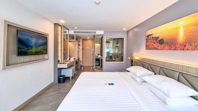 غرفة بريميوم سوبيريور بسرير كينج، Clarian Hotel Beach Patong 6/10
