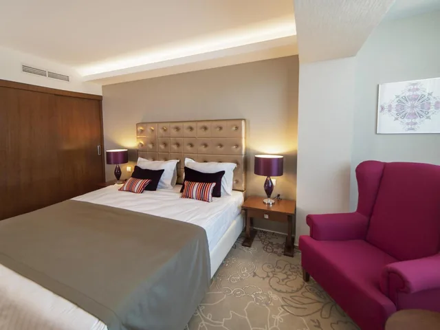 غرفة قياسية بسرير مزدوج، Lotus Them Spa Luxury Resort 2/5