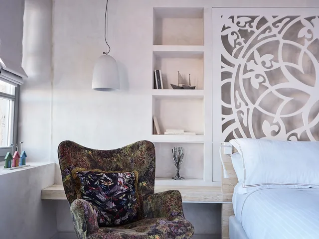 White, Suite, Queen Bed, Sea View, Balcony، Chania Inn 7/9