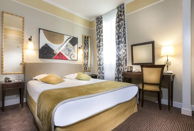 غرفة سوبيريور بسرير مزدوج بحوض استحمام، Hotel Du Bois Champs-Elysees 6/10
