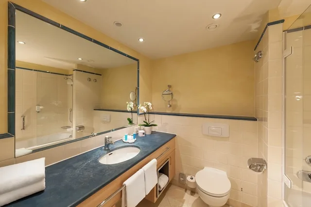 Comfort, Suite, Double Bed, Land Side, Dorint Strandhotel Binz Rugen 7/10