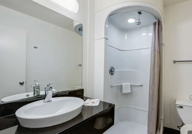 غرفة قياسية بسريرين مزدوجين، Motel6 Winnemucca, NV 4/5