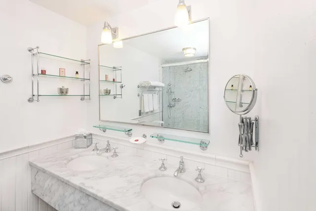 Deluxe, King Bed, Beverly Hills View, Balcony، Cameo Beverly Hills, LXR Hotels & Resorts 2/2