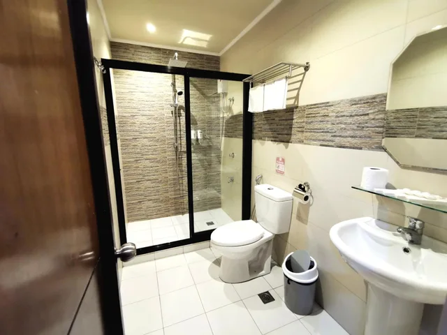 غرفة عائلية، Charms Hotel 2/3