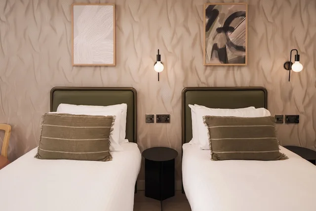 Renovated, Superior, Twin Beds، Central Park Hotel 3/5