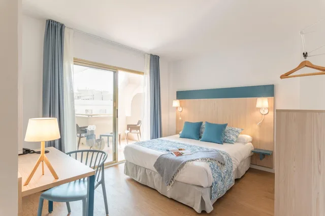 غرفة بسرير مزدوج مع سرير إضافي، Hotel Rentalmar Salou Beach 7/10