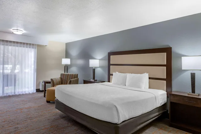 جناح، Best Western Sunridge Inn & Conference Center 2/6