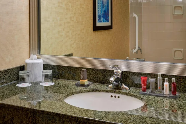 Room, 2 Double Beds, Marriott Milwaukee West 9/10