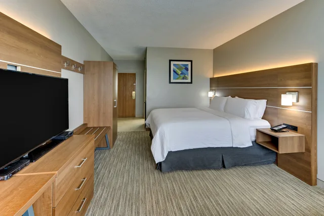 غرفة بسرير كينج، Holiday Inn Express Hotel And Suites Bad Axe 1/4