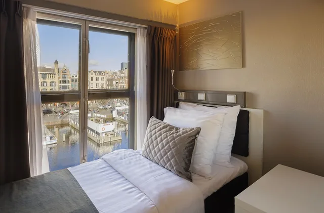 غرفة مفردة بإطلالة على القناة، Hotel CC 4/5