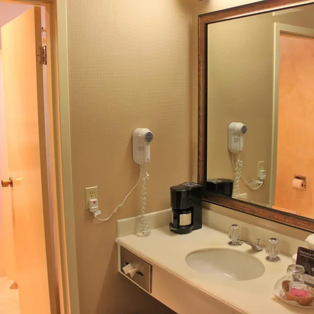 غرفة بسرير مزدوج، Columbus Motor Inn 5/5
