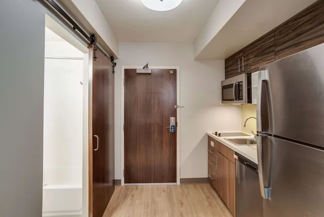 جناح بسريرين كوين، MainStay Suites Carlisle-Harrisburg 4/4