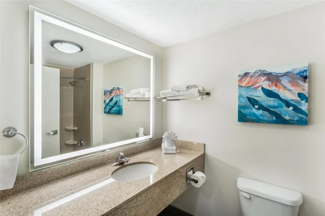 غرفة بسريرين كوين، Best Western Plus Airport Inn Suites Salt Lake City 6/6