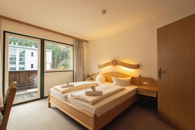 غرفة قياسية بسرير مزدوج بشرفة، Gruberhof Hotel 1/10