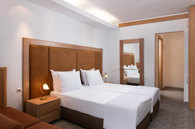 غرفة بسرير مزدوج بإطلالة على الحديقة، Alexandros Palace Hotel and Suites 4/10