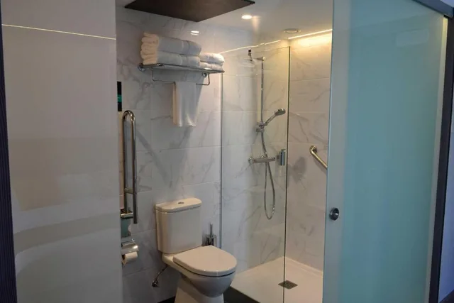 غرفة قياسية ثلاثية، Hotel Alda Estacion Ourense 1/1