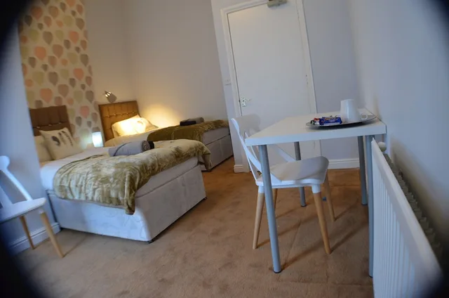 غرفة بسريرين منفصلين، Queen's Guesthouse 3/5