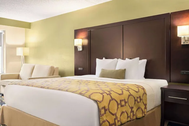 غرفة قياسية بسرير كينج، Baymont By Wyndham Georgetown 3/7