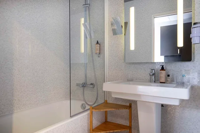 جناح جونيور بسريرين منفصلين وسرير كوين مع أريكة، Best Western Plus Hotel Isidore 4/5