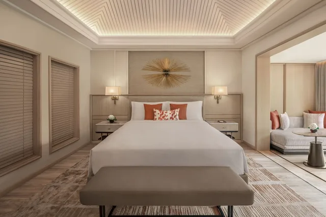 Premier, King Bed, Lagoon View, The St. Regis Goa Resort 2/6