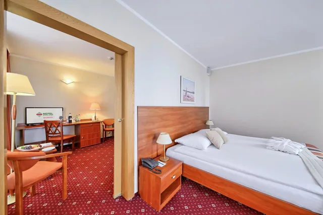 Apartment, Queen Bed, Gromada Hotel Warsaw Center 1/4