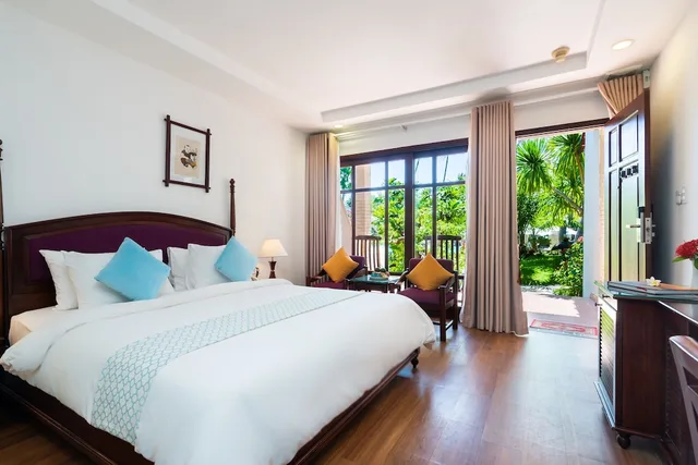 غرفة سوبيريور بسرير كوين بإطلالة على المسبح، Hoang Ngoc Beach Resort 2/4