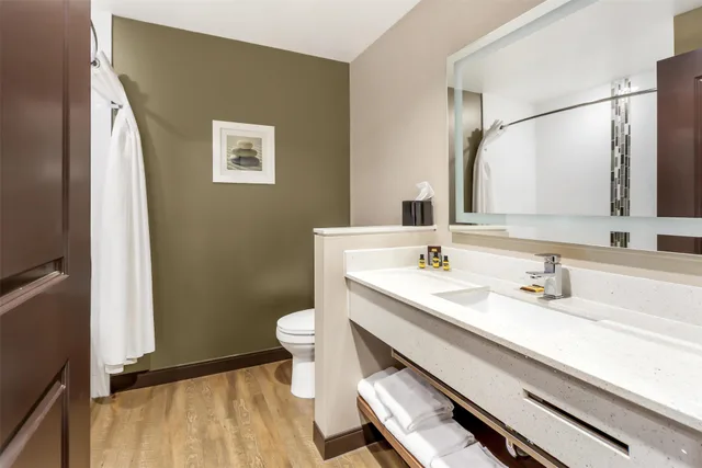غرفة رباعية بسريرين كوين، Best Western Plus Hinton Inn and Suites 9/10