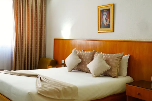 غرفة كلاسيكية بسرير مزدوج، Hotel Le National 3/4