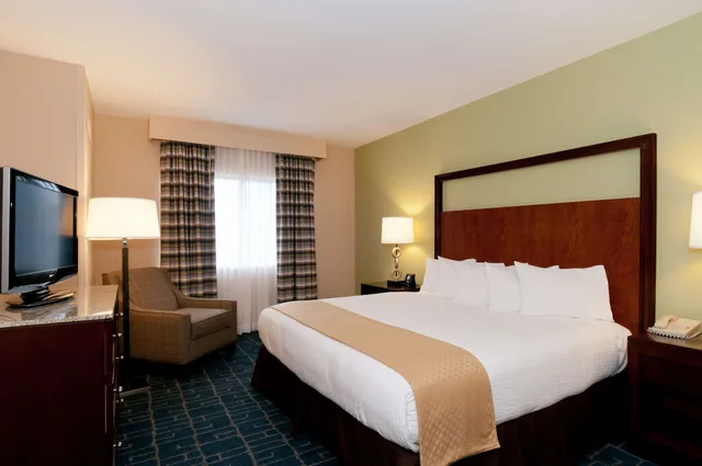 استوديو بسرير كينج بحوض جاكوزي، Hampton Inn Suites Bolingbrook 3/6