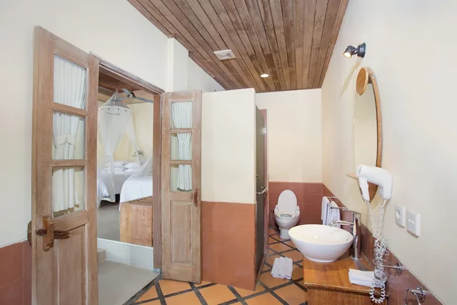 غرفة بسرير مزدوج بشرفة، Tegal Sari Accommodation 6/6