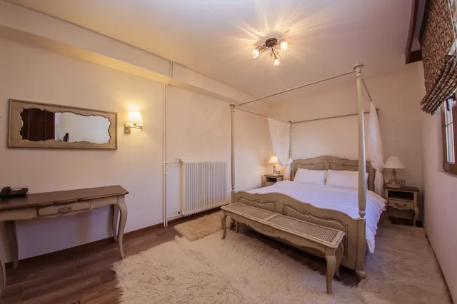 جناح عائلي بسرير كوين بشرفة مع أريكة، Manthos Hotel Resort and Spa 1/3