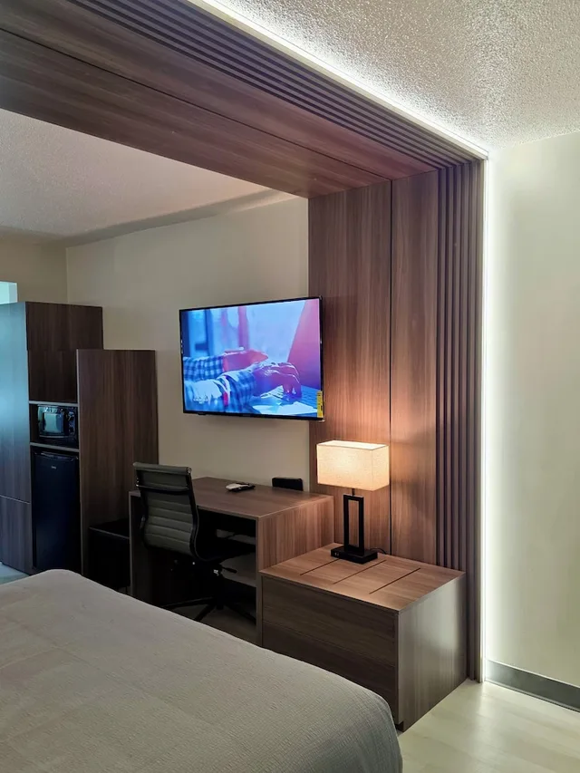 Room, King Bed, Accessible, Quality Inn & Suites Wytheville 5/7