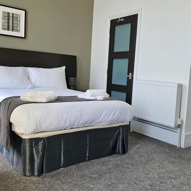 Room, Double Bed, Sea View, OYO The Strand Hotel 2/6
