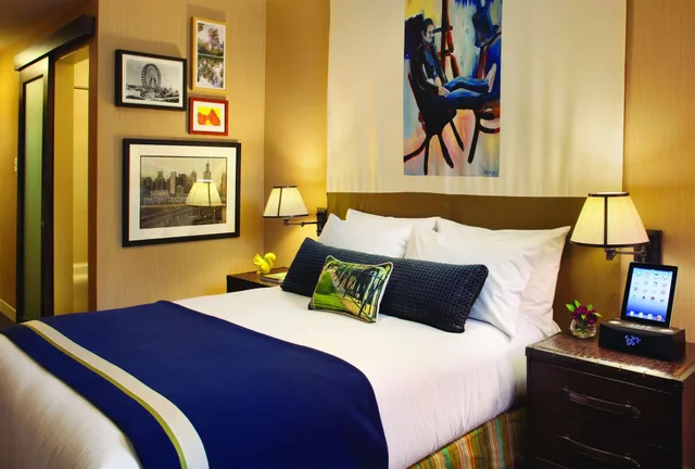 غرفة بسرير كينج بإطلالة على البحيرة، Lincoln Hotel 1/6