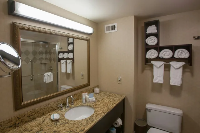 استوديو بسرير كينج لذوي الإعاقة، Hampton Inn Suites Stillwater 3/5