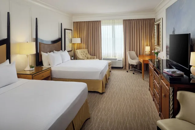 Room, 2 Queen Beds, North Side، Holiday Inn Express Long Beach 3/8