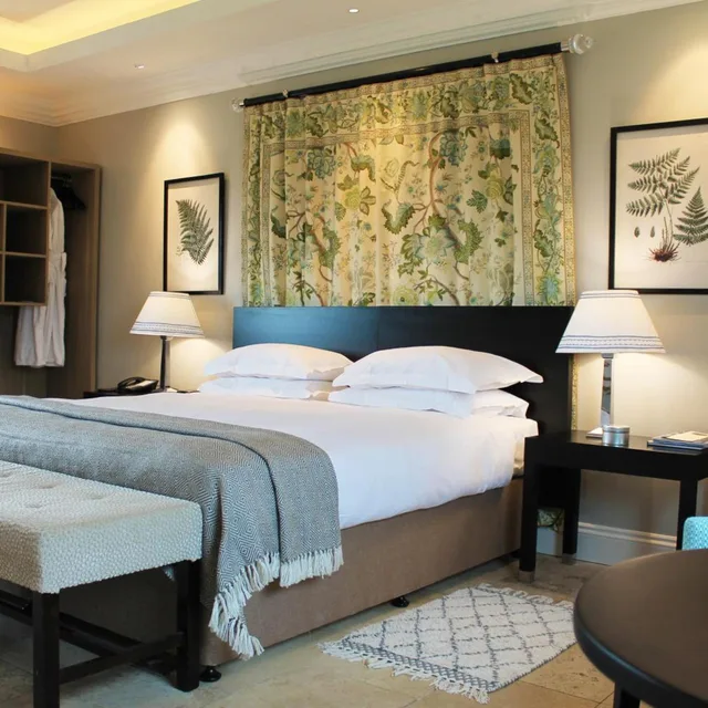 غرفة ديلوكس بسرير مزدوج بحوض استحمام، Bowood Hotel and Spa 6/8