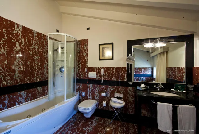 جناح جونيور، Palazzo Guiscardo 9/9