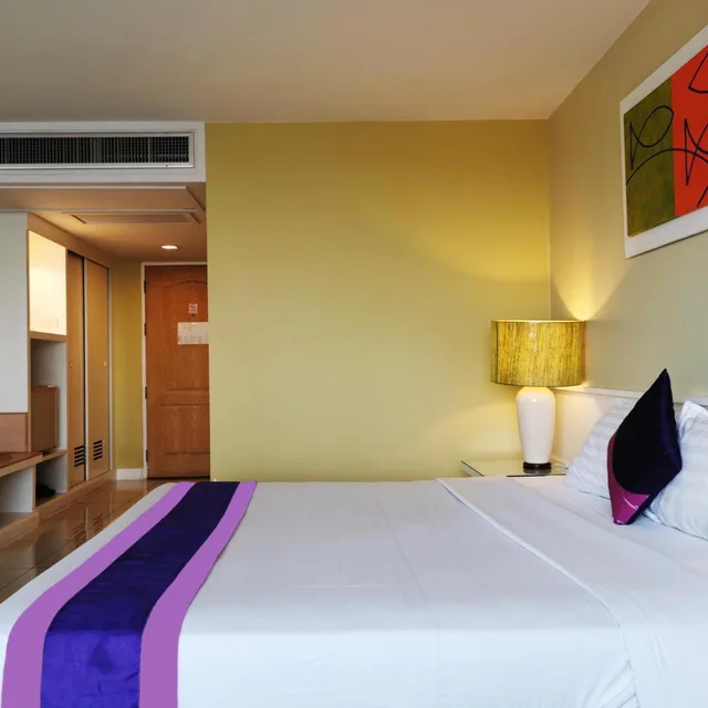 غرفة سوبيريور بسرير مزدوج أو سريرين منفصلين بإطلالة على المدينة، Tongtara Riverview Hotel 1/8