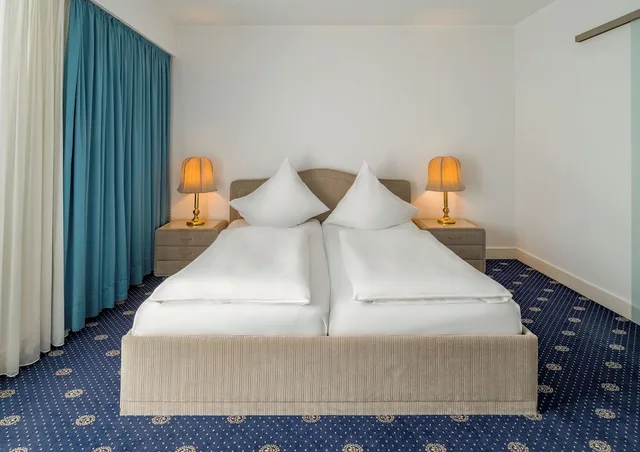 Suite, Double Bed, Aspire Oldenburg, Trademark Collection by Wyndham 4/8