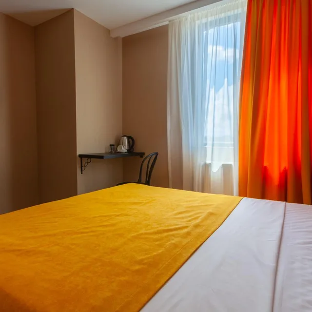 غرفة بسرير كوين، Solomon Hotel 4/8