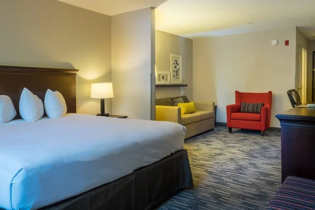 جناح بسرير كينج بغرفة نوم واحدة لذوي الإعاقة، Country Inn & Suites By Radisson, Doswell (Kings Dominion), VA 4/8