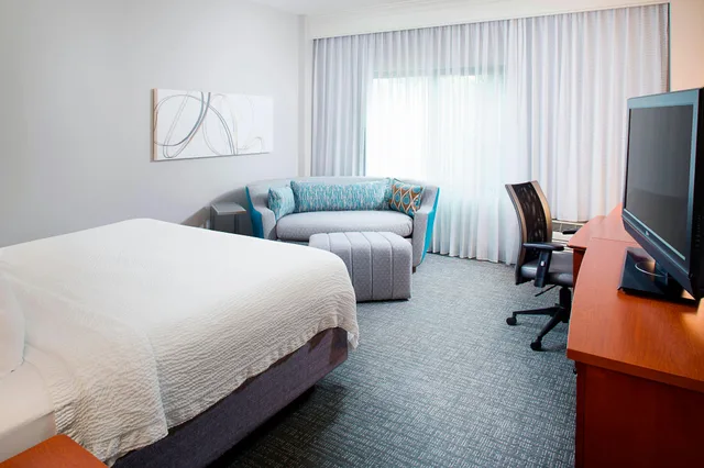 غرفة، Courtyard By Marriott Roanoke Airport 1/3