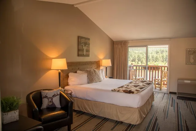غرفة بسرير كينج بشرفة، Alpine Trail Ridge Inn 6/9